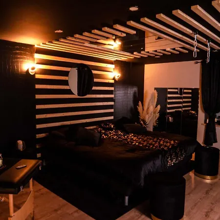 Douceur Du Charme - Love-Room A Charmes Entre Epinal Et Nancy Exterior photo